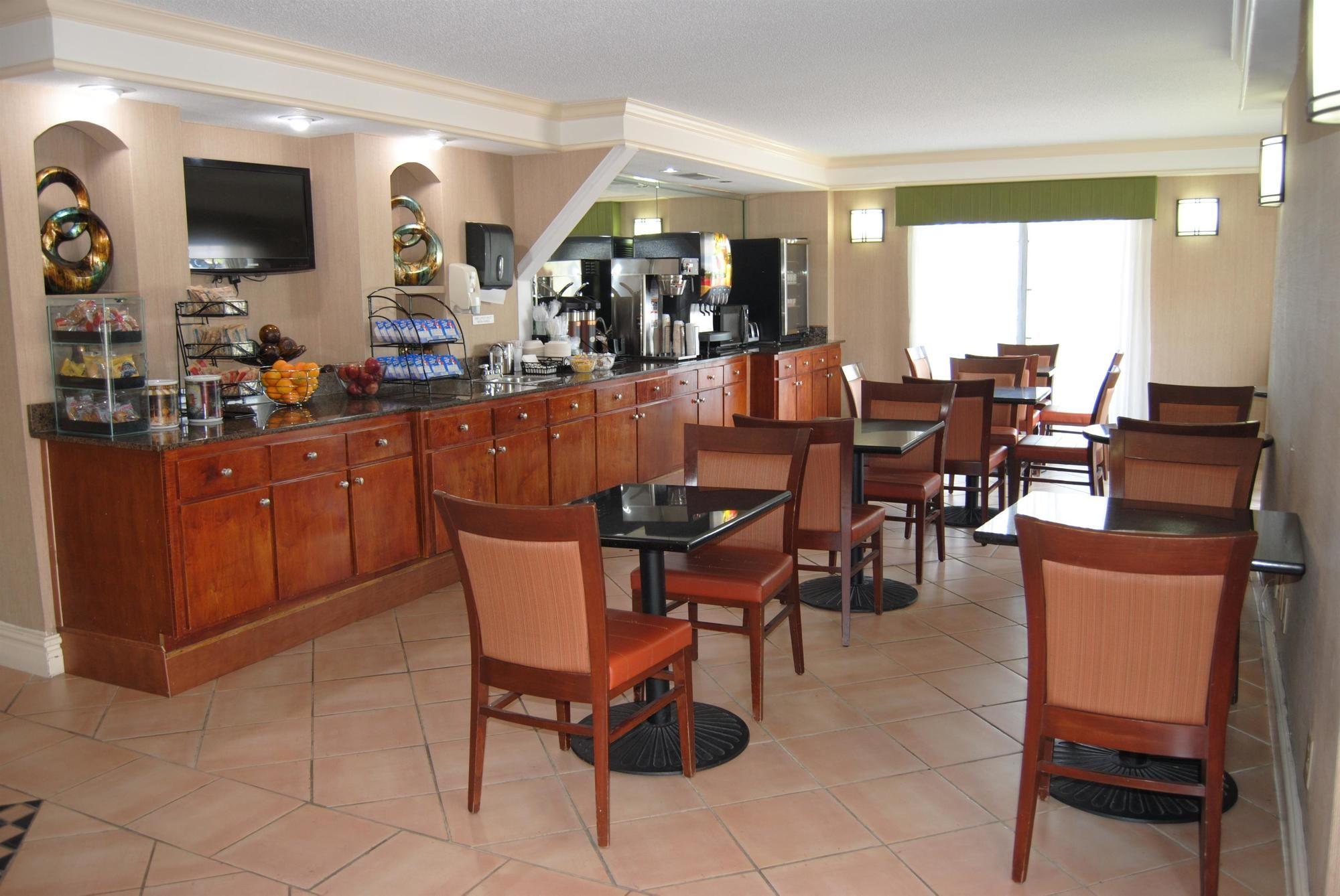Americas Value Hotel Montgomery
