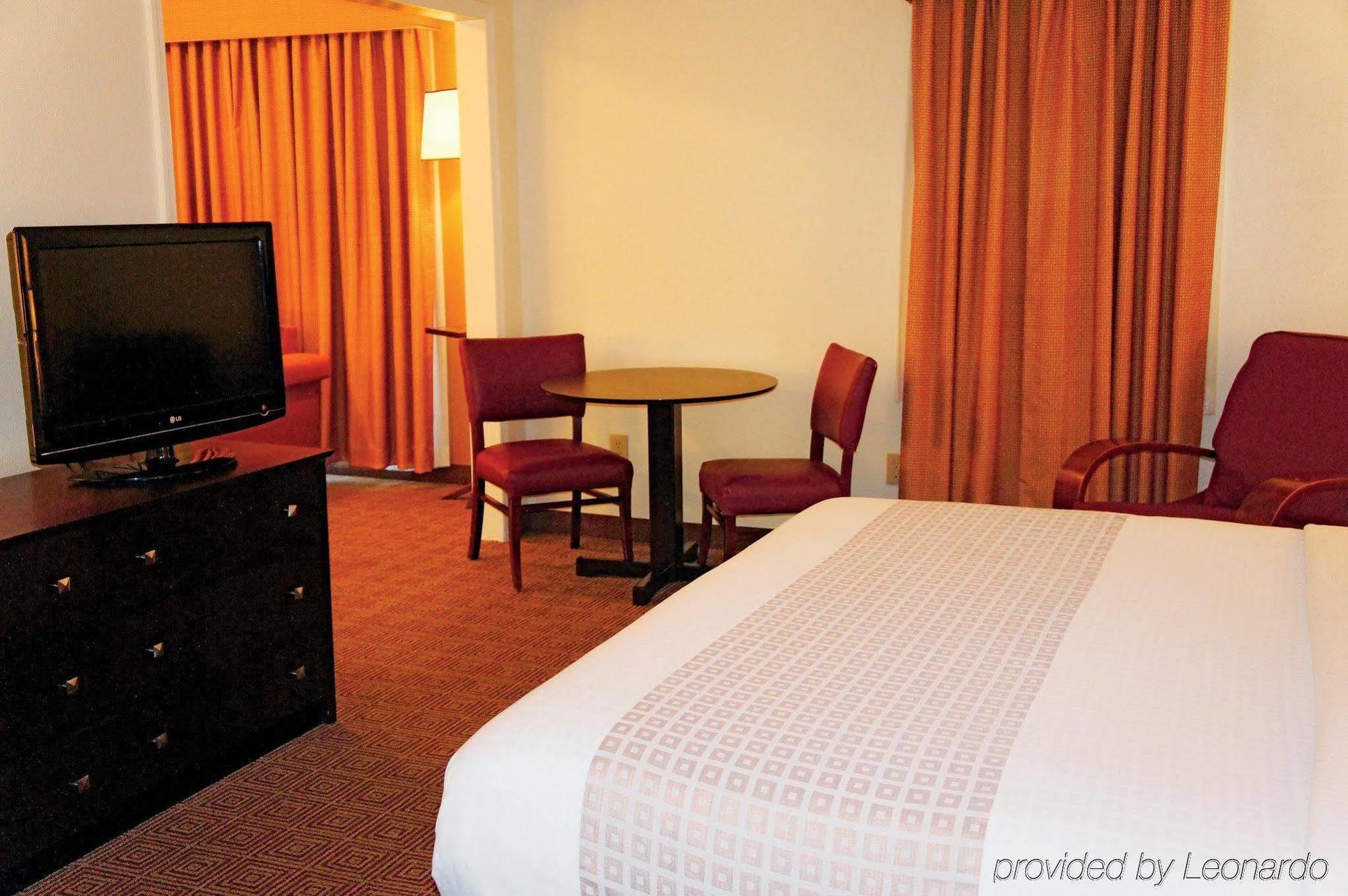 Americas Value Hotel 2*